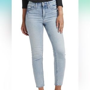 Silver Jeans Co. Women's Infinite Fit High Rise Skinny Leg Jeans | Size 29
